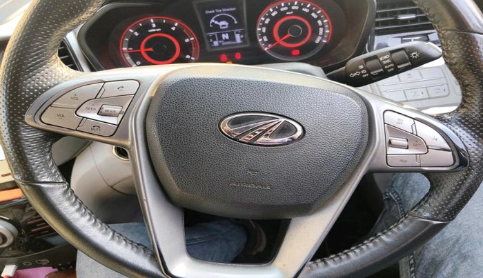 2022 Mahindra XUV300 W8(O) 1.5 DIESEL DUAL TONE, Diesel, Manual, 99,982 km, interior