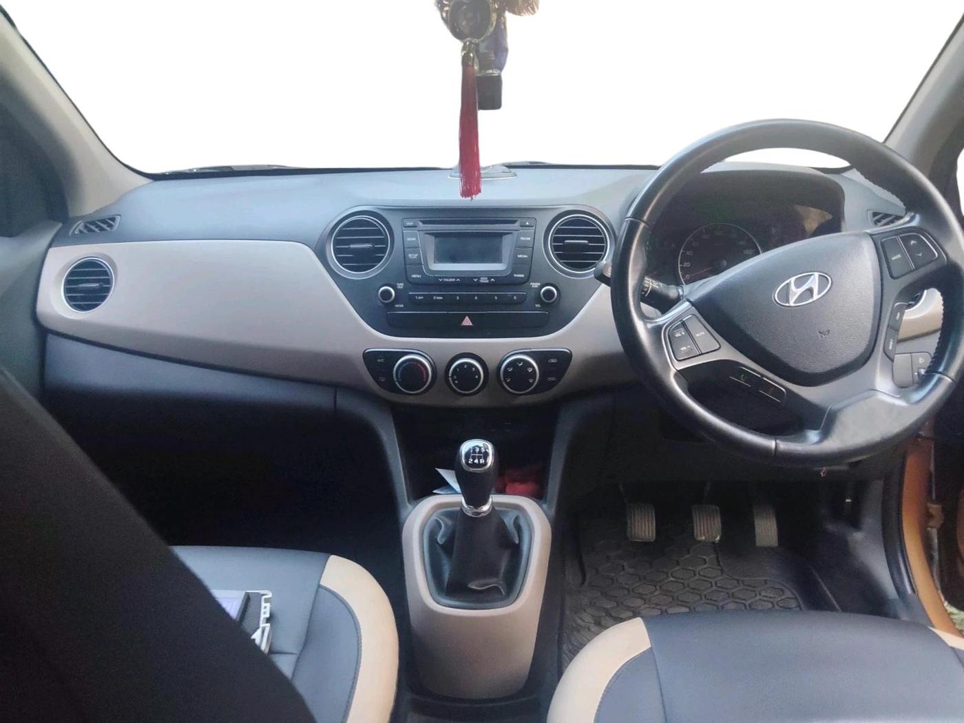 2016 Hyundai Grand i10 ASTA 1.2 KAPPA VTVT, Petrol, Manual, 38,576 km, interior