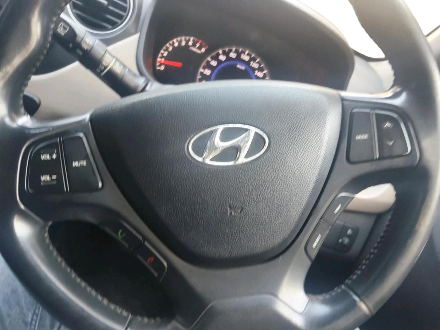 2016 Hyundai Grand i10 ASTA 1.2 KAPPA VTVT, Petrol, Manual, 38,576 km, interior