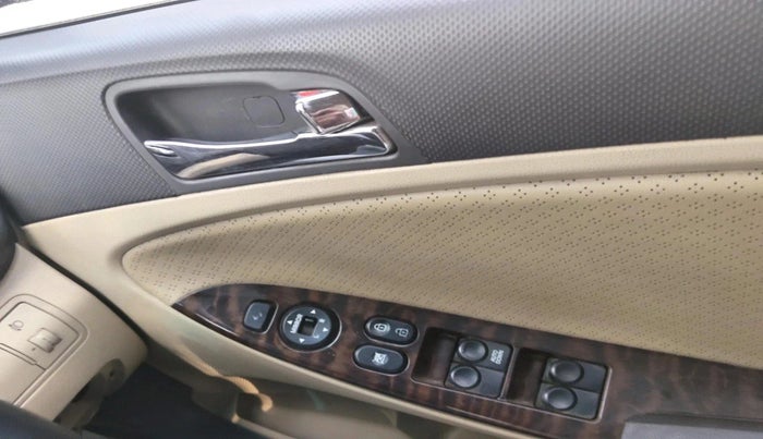 2012 Hyundai Verna FLUIDIC 1.6 VTVT SX, Petrol, Manual, 53,250 km, interior