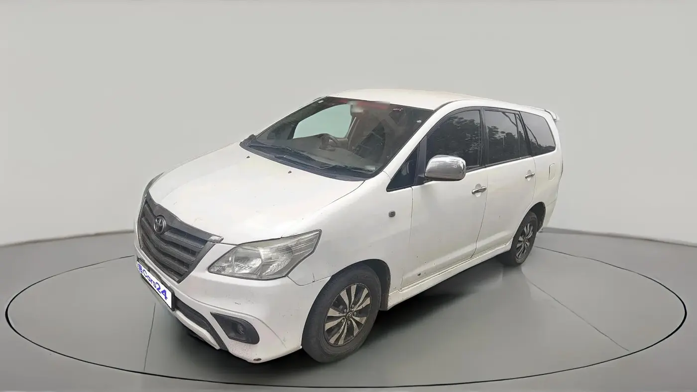 2011 Toyota Innova V 2.5 8 STR, Diesel, Manual, 2,95,347 km, exterior