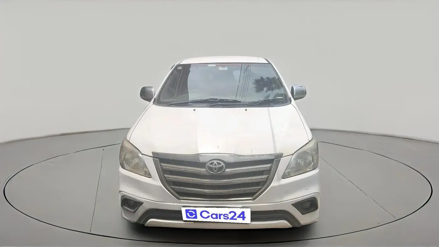 2011 Toyota Innova V 2.5 8 STR, Diesel, Manual, 2,95,347 km, exterior