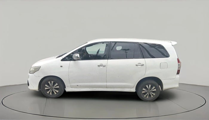 2011 Toyota Innova V 2.5 8 STR, Diesel, Manual, 2,95,347 km, exterior