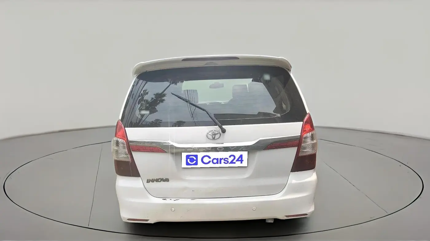 2011 Toyota Innova V 2.5 8 STR, Diesel, Manual, 2,95,347 km, exterior