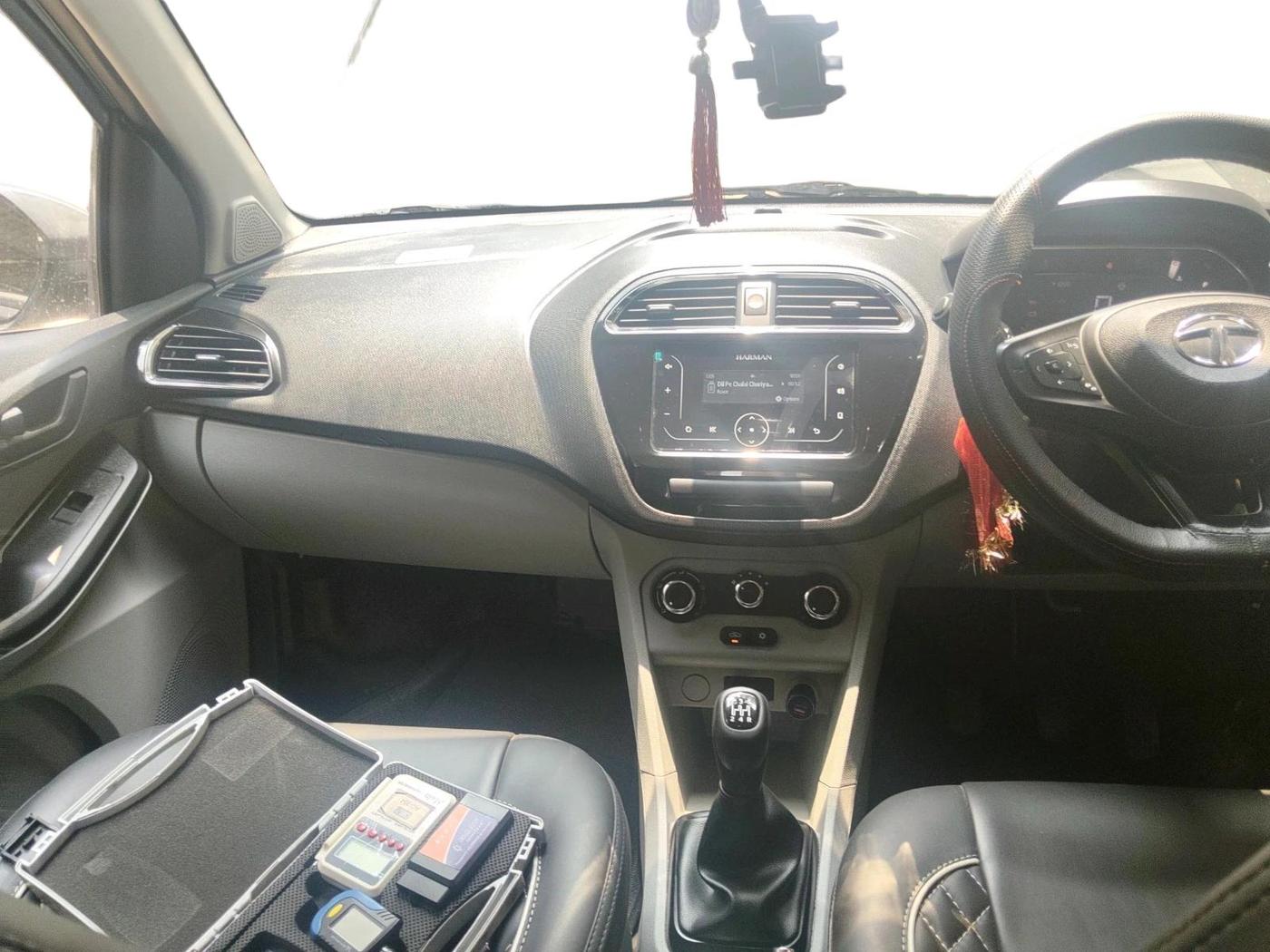 2020 Tata Tiago XT PETROL, Petrol, Manual, 28,817 km, interior