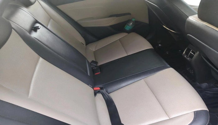 2018 Hyundai Verna 1.6 VTVT SX O, Petrol, Manual, 1,52,188 km, interior