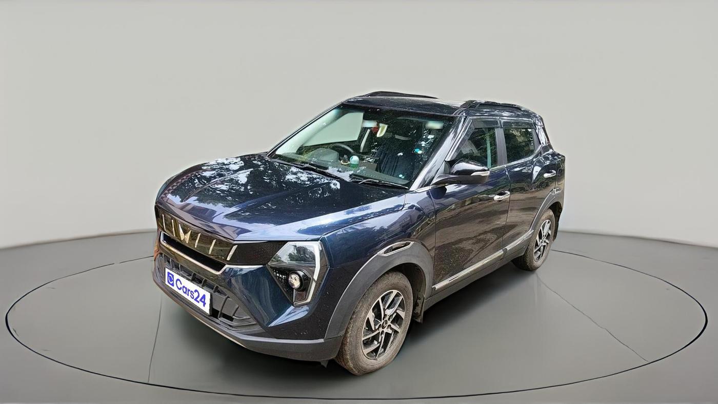2025 Mahindra XUV 3XO AX5 1.5 Turbo Diesel, Diesel, Manual, 28,674 km, exterior