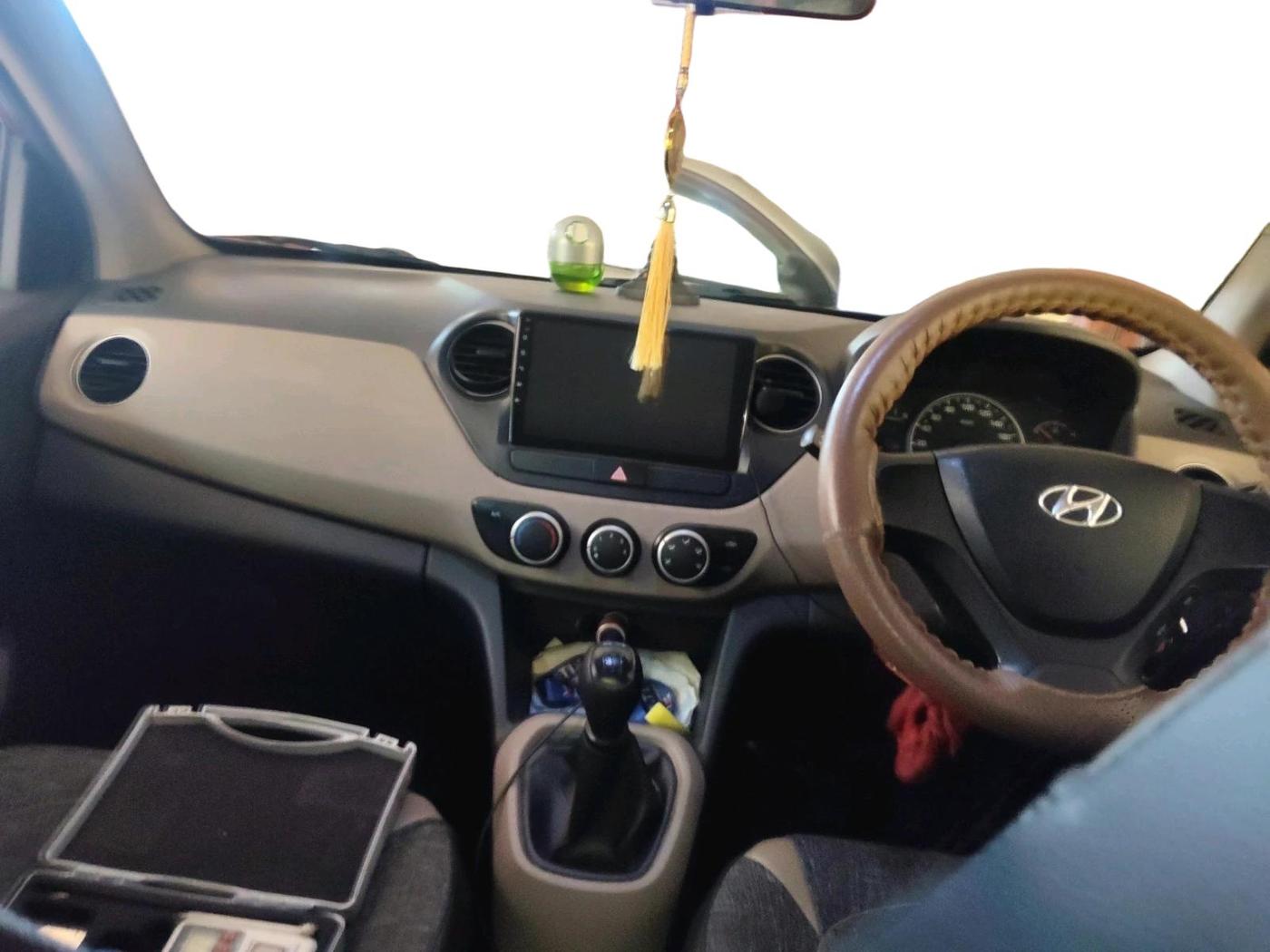 2013 Hyundai i10 MAGNA 1.2, Petrol, Manual, 69,194 km, interior