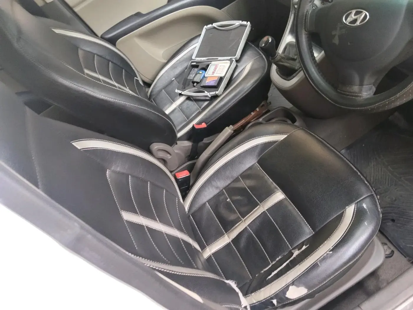 2013 Hyundai i10 SPORTZ 1.2, Petrol, Manual, 46,107 km, interior