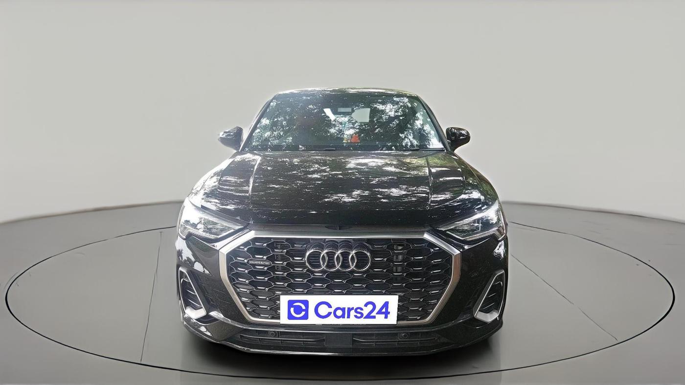 2024 Audi Q3 40 TFSI S line, Petrol, Automatic, 11,609 km, exterior