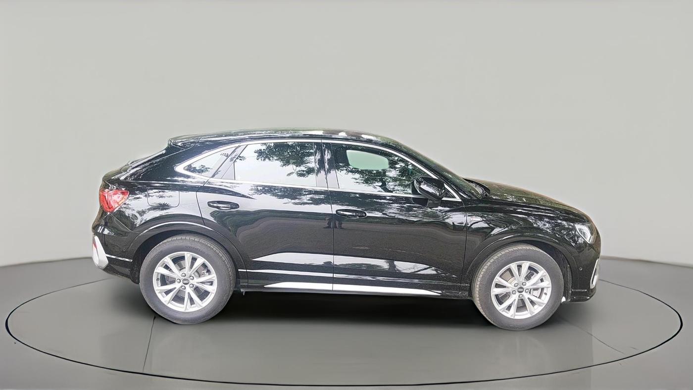 2024 Audi Q3 40 TFSI S line, Petrol, Automatic, 11,609 km, exterior