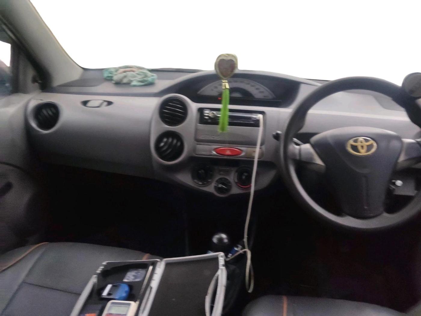 2011 Toyota Etios Liva GD, Diesel, Manual, 80,157 km, interior