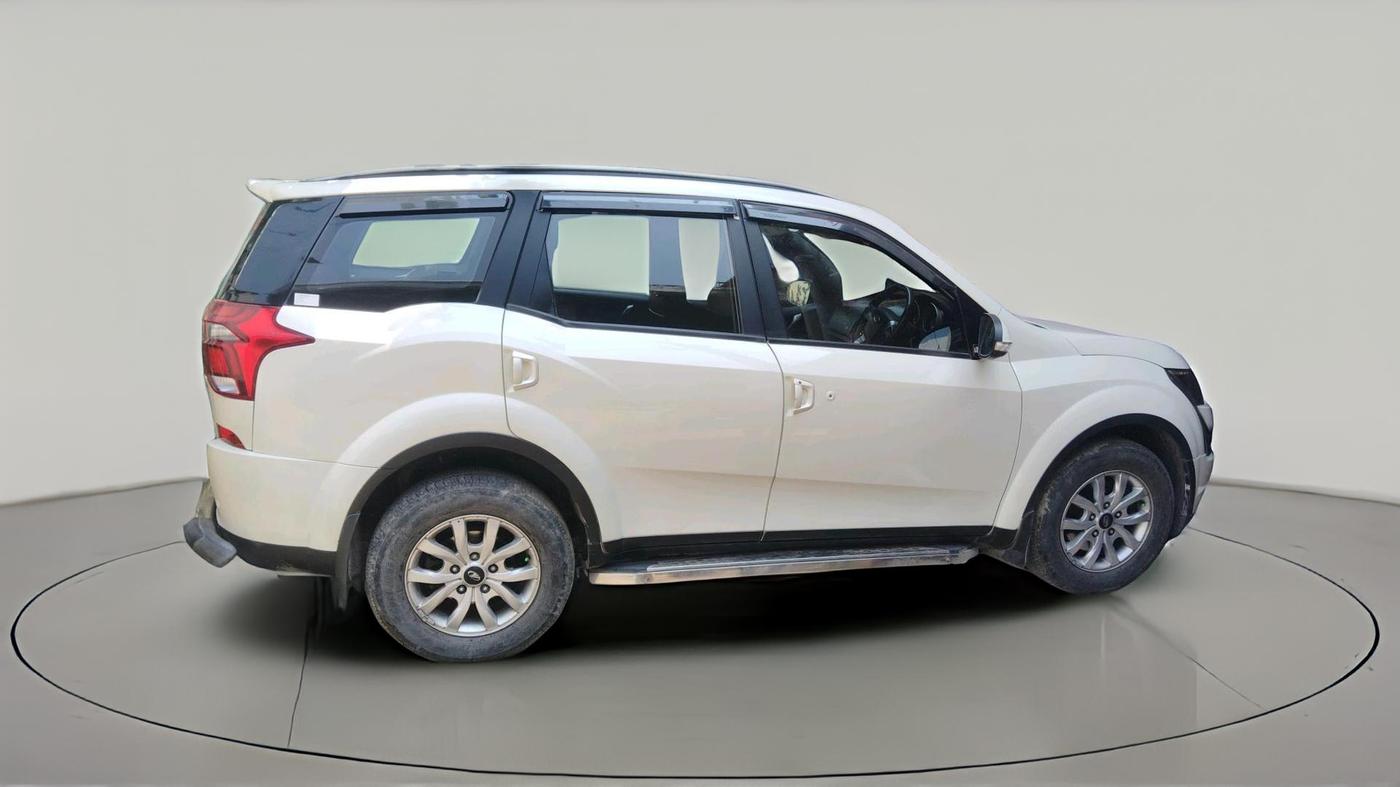 2021 Mahindra XUV500 W9, Diesel, Manual, 55,428 km, exterior