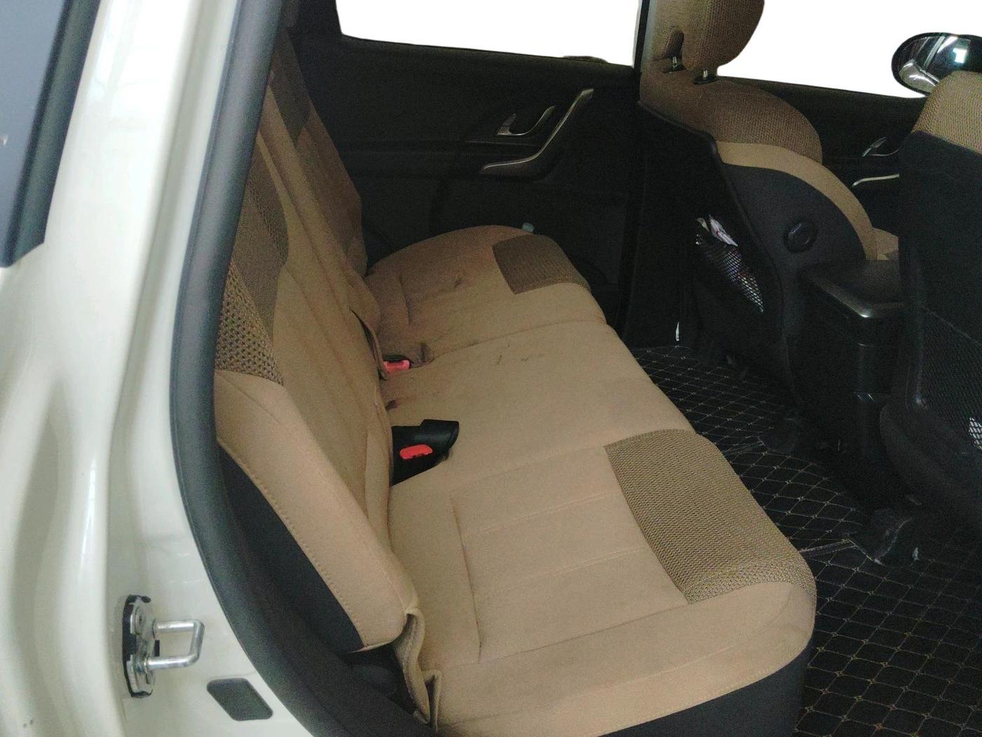 2021 Mahindra XUV500 W9, Diesel, Manual, 55,428 km, interior