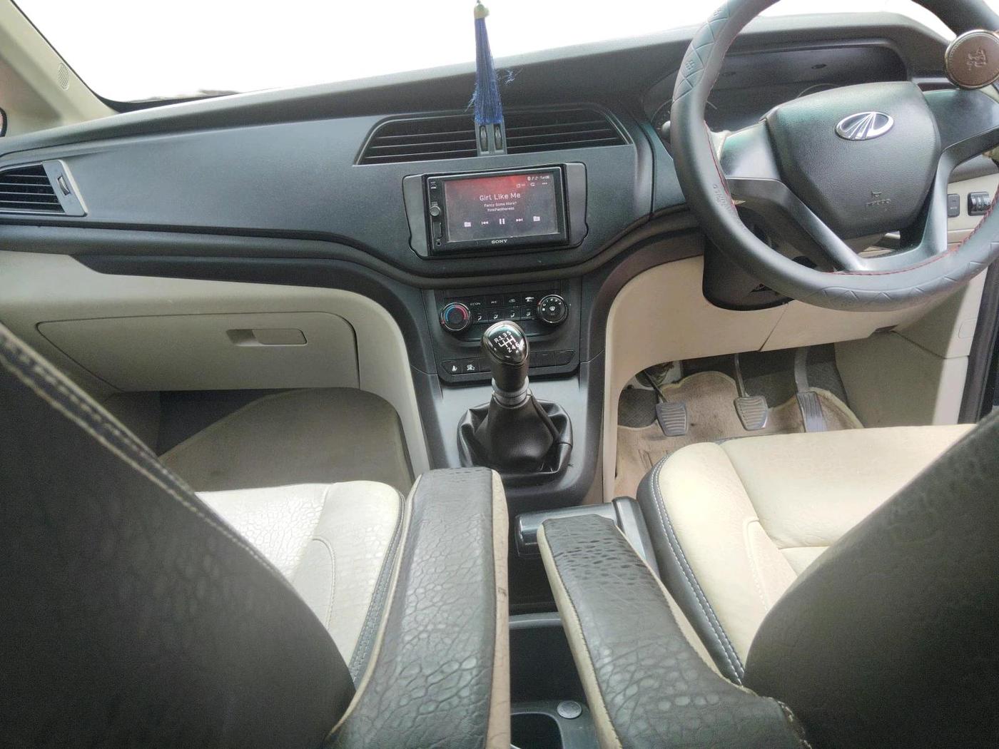 2019 Mahindra MARAZZO M2 7STR, Diesel, Manual, 1,42,327 km, interior