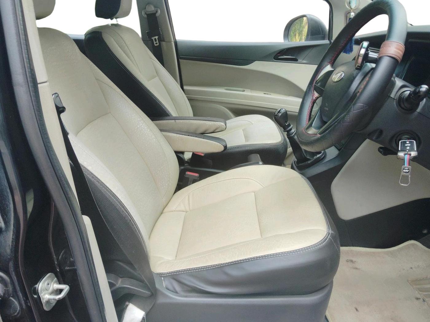 2019 Mahindra MARAZZO M2 7STR, Diesel, Manual, 1,42,327 km, interior