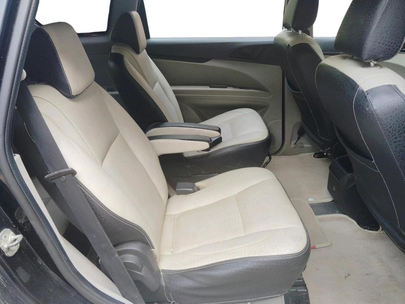 2019 Mahindra MARAZZO M2 7STR, Diesel, Manual, 1,42,327 km, interior