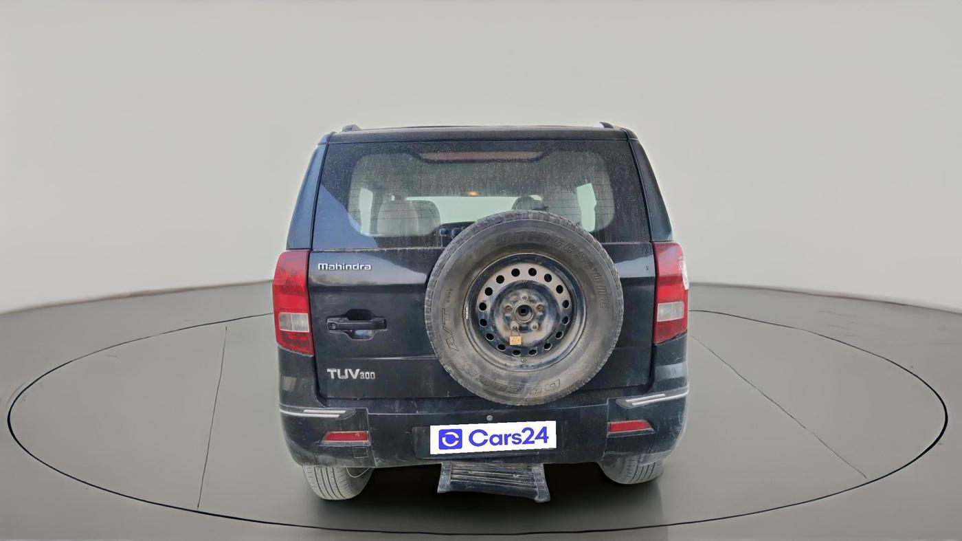 2016 Mahindra TUV300 T4, Diesel, Manual, 1,08,960 km, exterior
