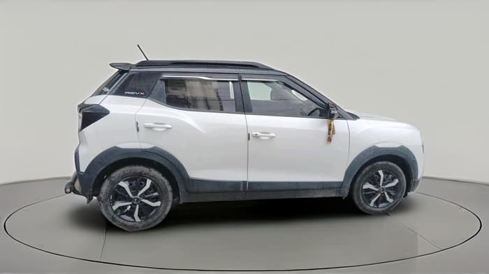 2025 Mahindra XUV 3XO REVX M 1.2 Petrol, Petrol, Manual, 13,138 km, exterior