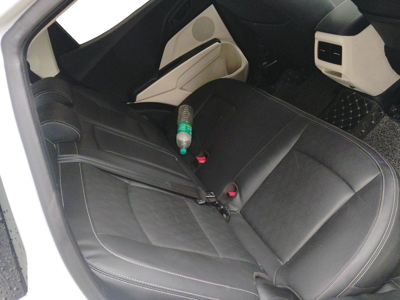 2025 Mahindra XUV 3XO REVX M 1.2 Petrol, Petrol, Manual, 13,138 km, interior