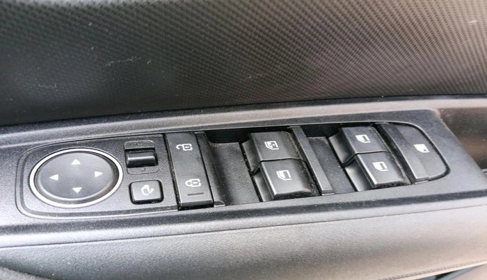 2023 KIA SONET HTK PLUS 1.2, Petrol, Manual, 12,862 km, interior