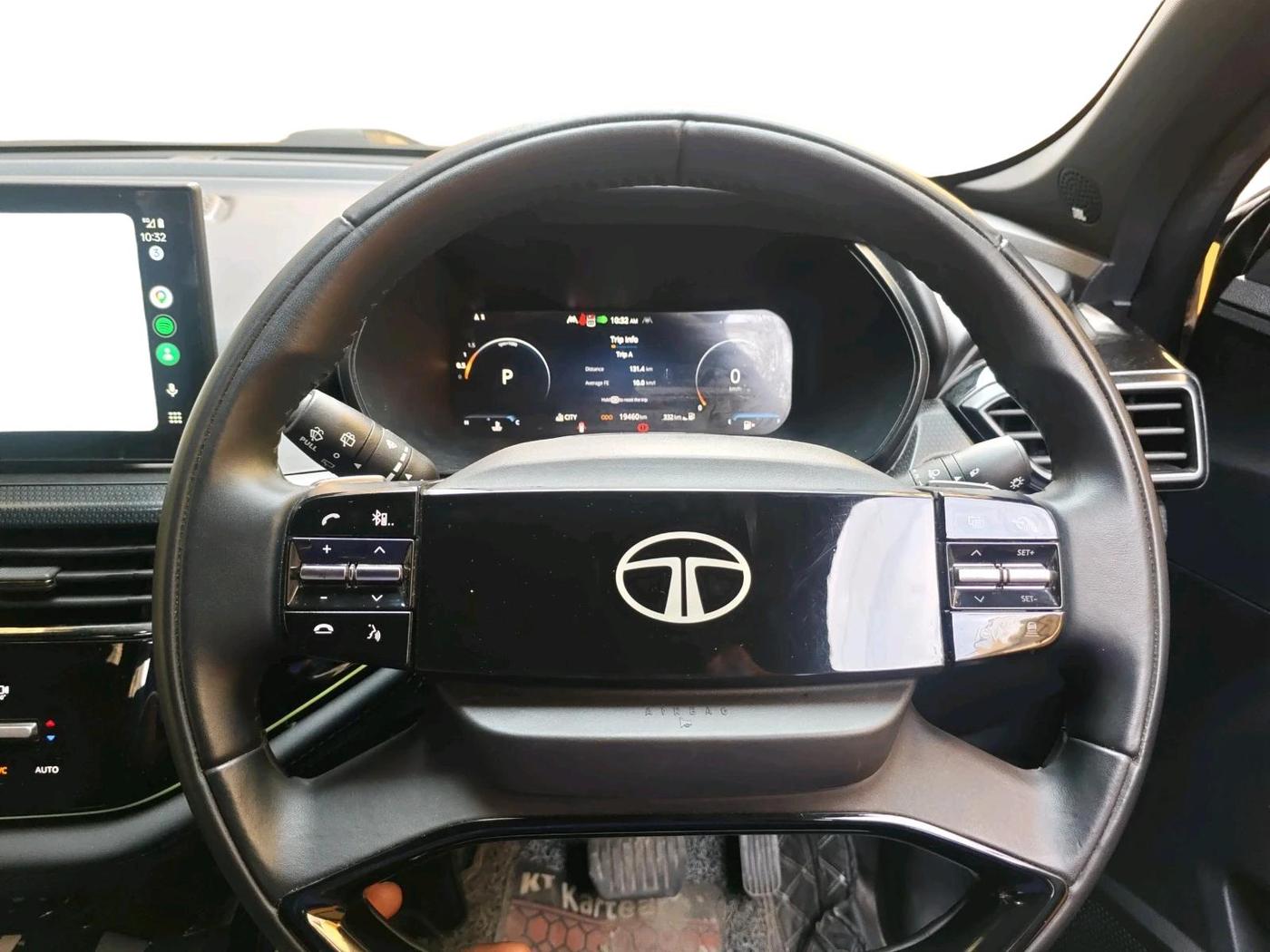 2025 Tata Safari Accomplished X Plus 7 STR Dark Edition AT, Diesel, Automatic, 19,460 km, interior