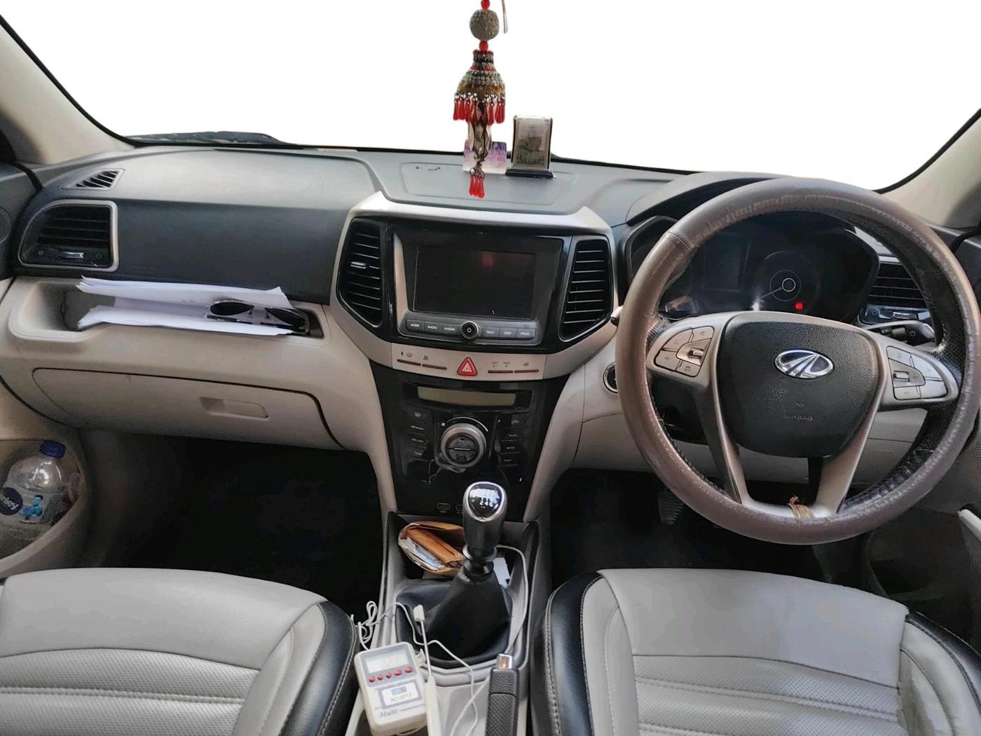 2020 Mahindra XUV300 W8 1.5 DIESEL, Diesel, Manual, 62,415 km, interior