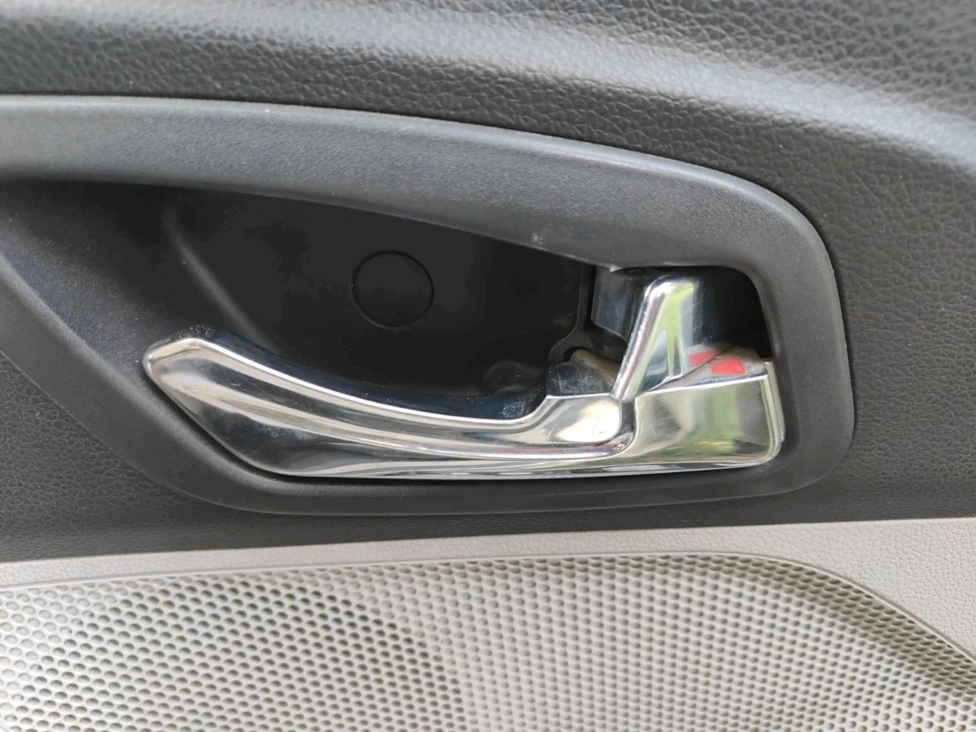 2020 Mahindra XUV300 W8 1.5 DIESEL, Diesel, Manual, 62,415 km, interior