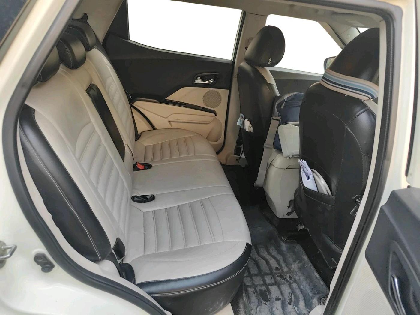 2020 Mahindra XUV300 W8 1.5 DIESEL, Diesel, Manual, 62,415 km, interior