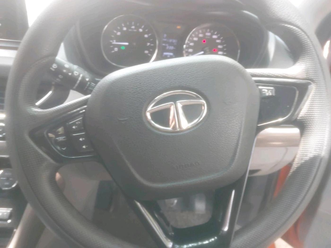 2019 Tata NEXON XZ PLUS PETROL, Petrol, Manual, 1,21,950 km, interior