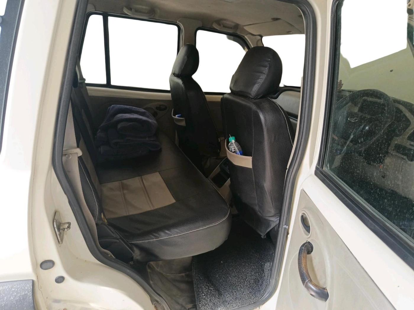 2017 Mahindra Scorpio S2, Diesel, Manual, 1,56,041 km, interior