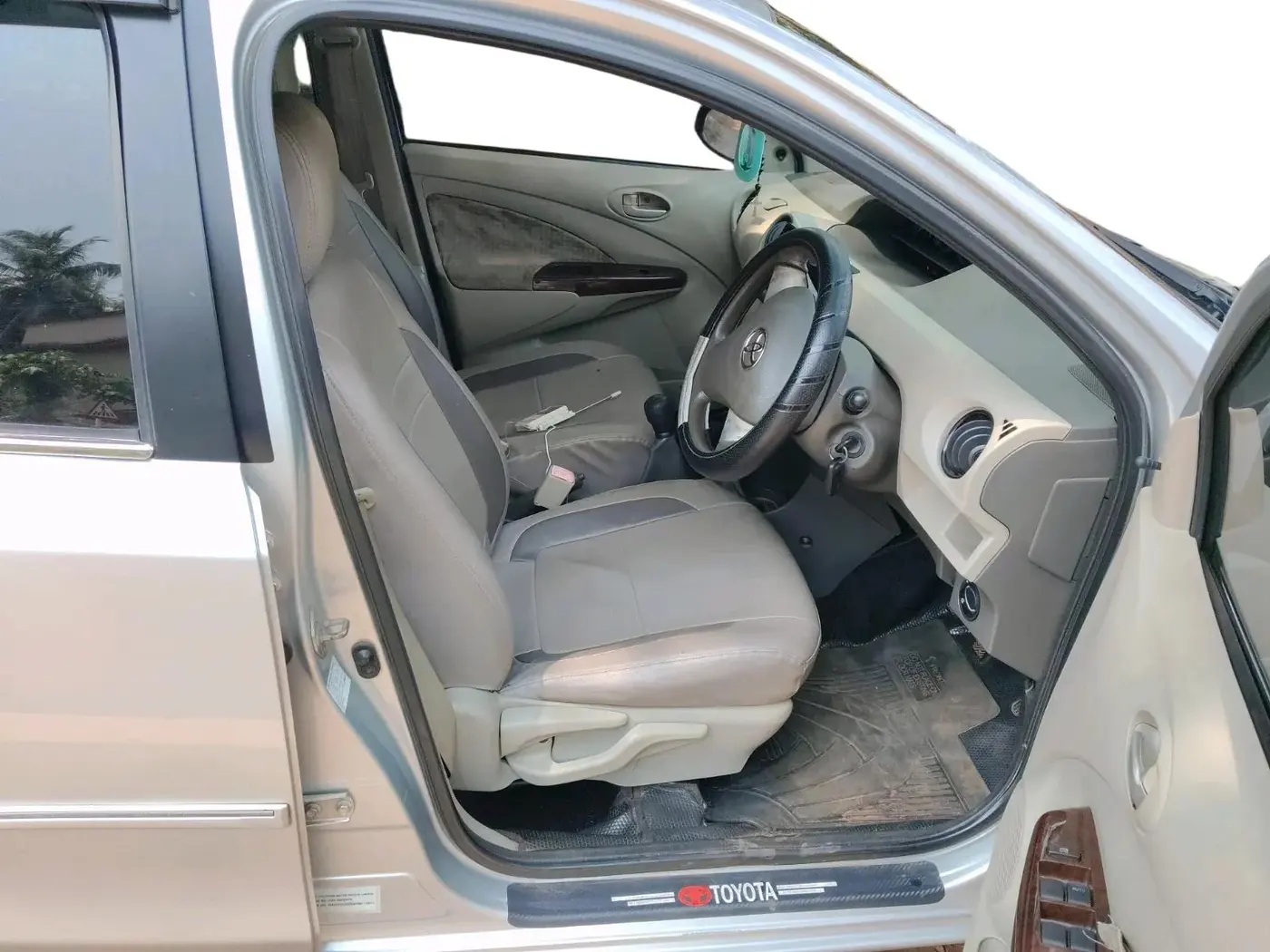 2014 Toyota Etios G, Petrol, Manual, 1,00,463 km, interior
