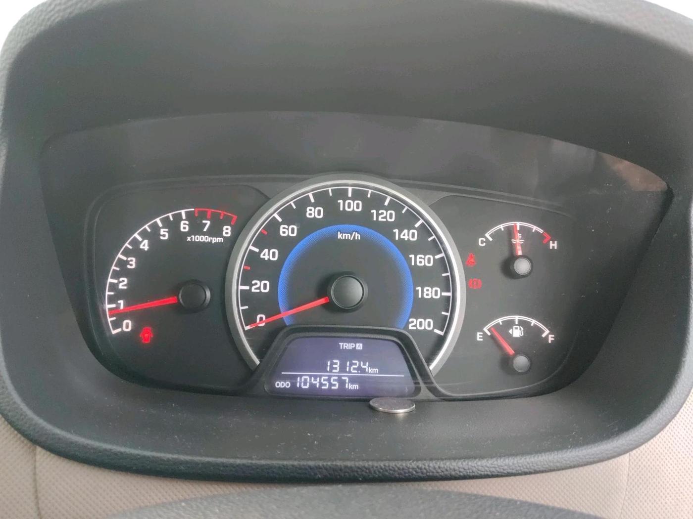 2019 Hyundai Grand i10 MAGNA 1.2 KAPPA VTVT, Petrol, Manual, 1,04,557 km, interior