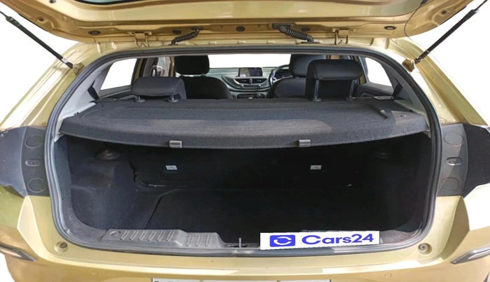 2020 Tata ALTROZ XZ DIESEL, Diesel, Manual, 64,139 km, exterior