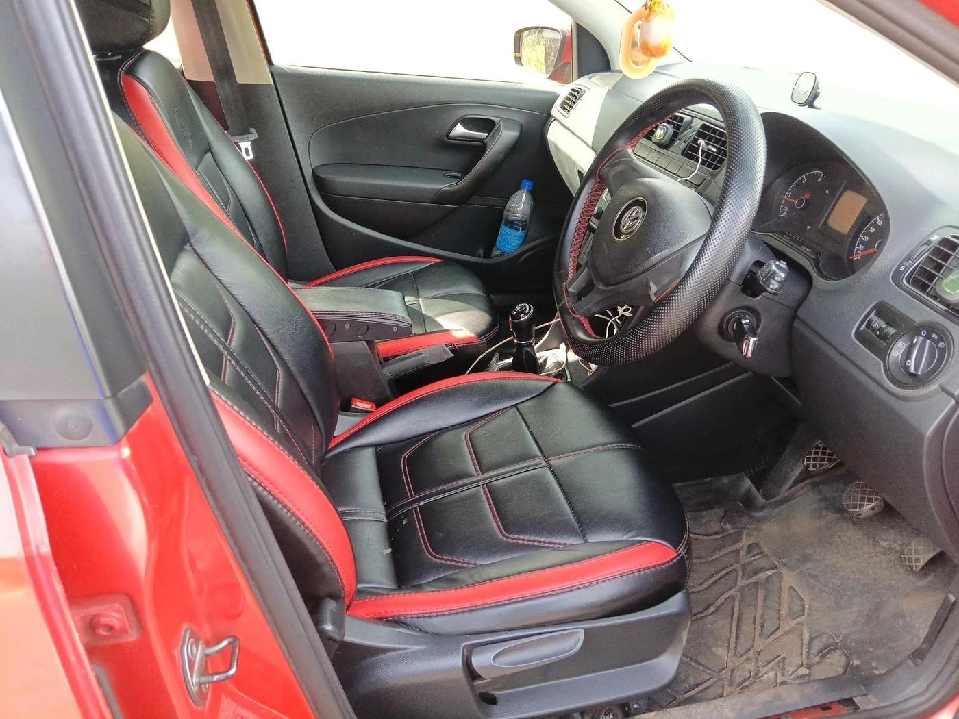 2015 Volkswagen Polo COMFORTLINE 1.5L, Diesel, Manual, 1,04,939 km, interior