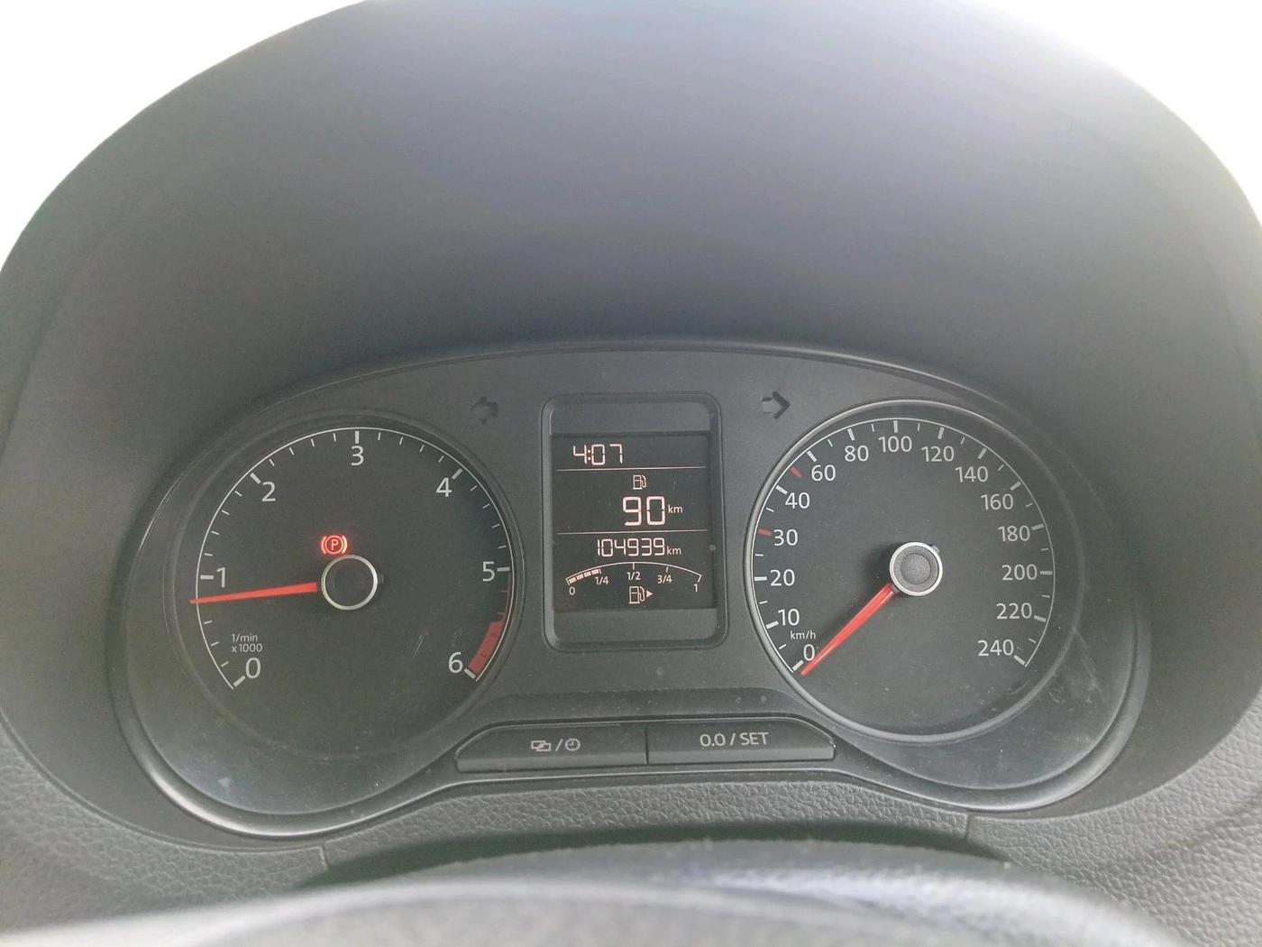 2015 Volkswagen Polo COMFORTLINE 1.5L, Diesel, Manual, 1,04,939 km, interior