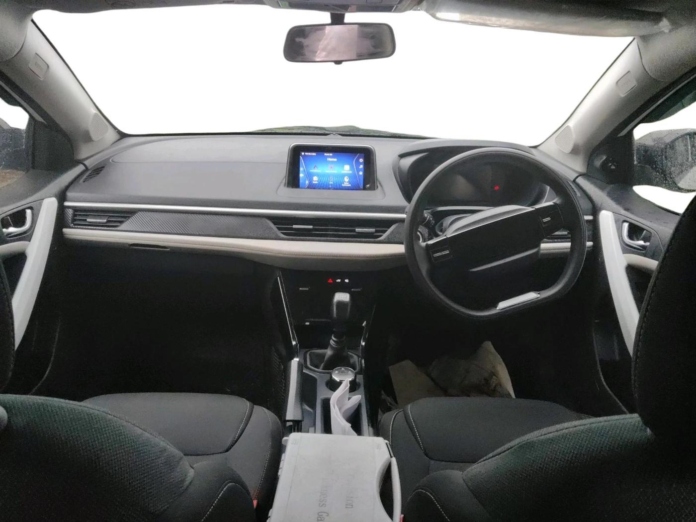 2024 Tata NEXON PURE 1.5 DIESEL, Diesel, Manual, 35,305 km, interior