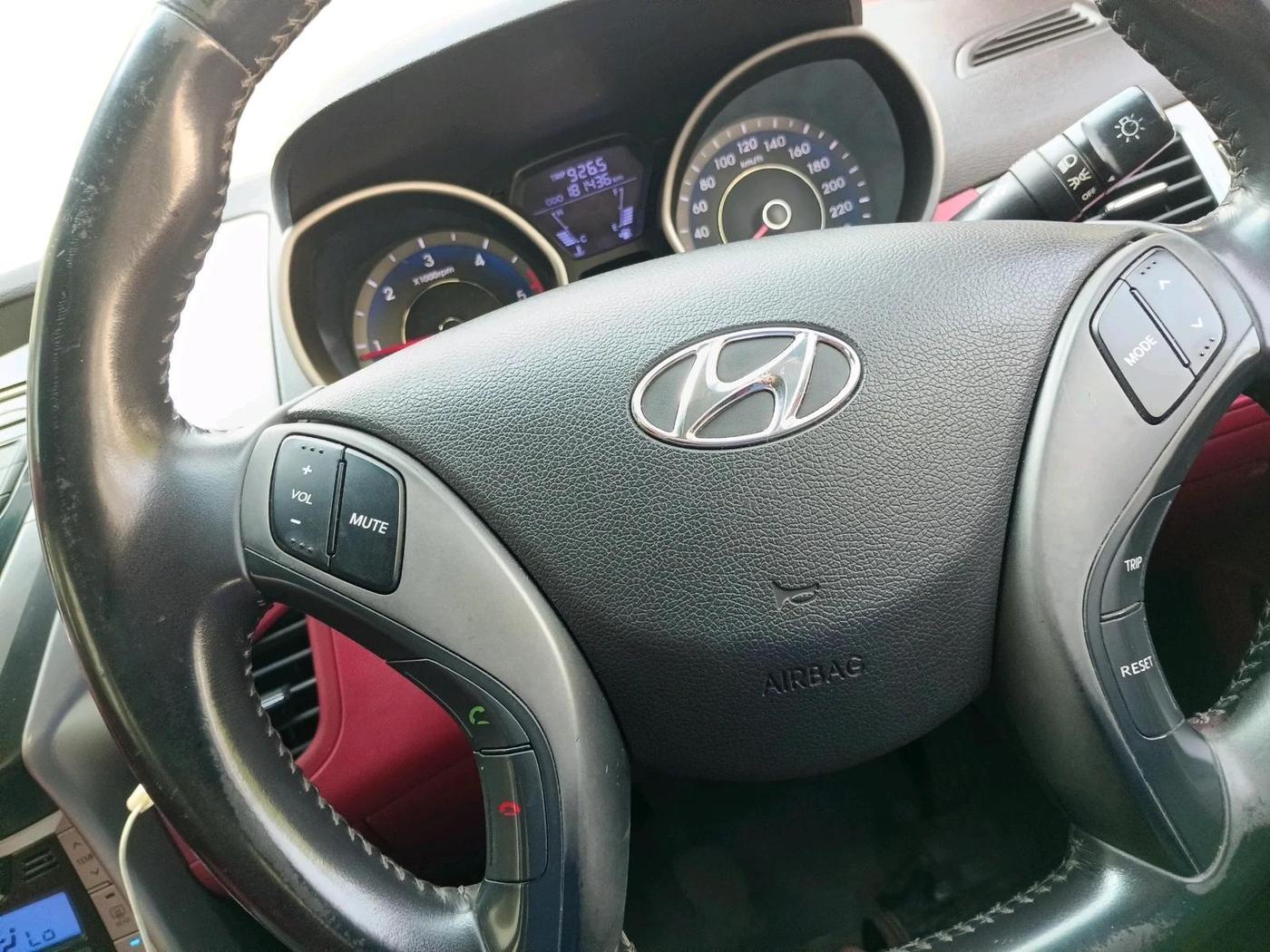 2012 Hyundai New Elantra 1.6 BASE DIESEL, Diesel, Manual, 1,81,436 km, interior