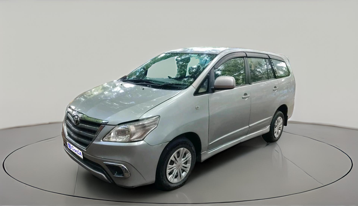 2015 Toyota Innova 2.5 GX 7 STR, Diesel, Manual, 3,01,037 km, exterior