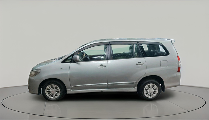 2015 Toyota Innova 2.5 GX 7 STR, Diesel, Manual, 3,01,037 km, exterior