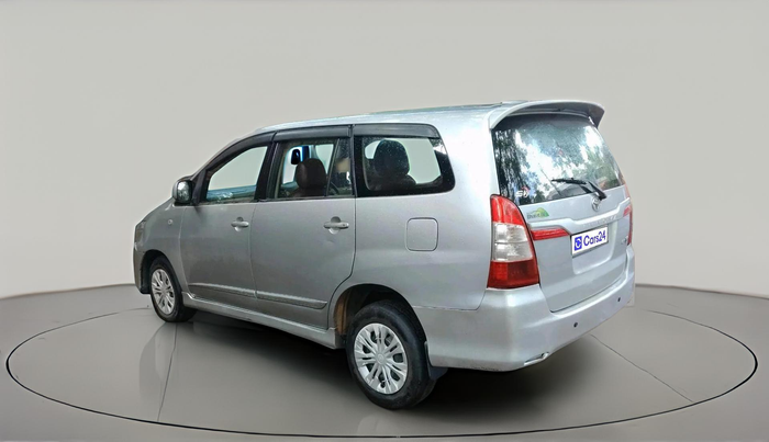 2015 Toyota Innova 2.5 GX 7 STR, Diesel, Manual, 3,01,037 km, exterior