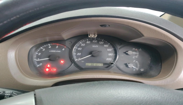 2015 Toyota Innova 2.5 GX 7 STR, Diesel, Manual, 3,01,037 km, interior