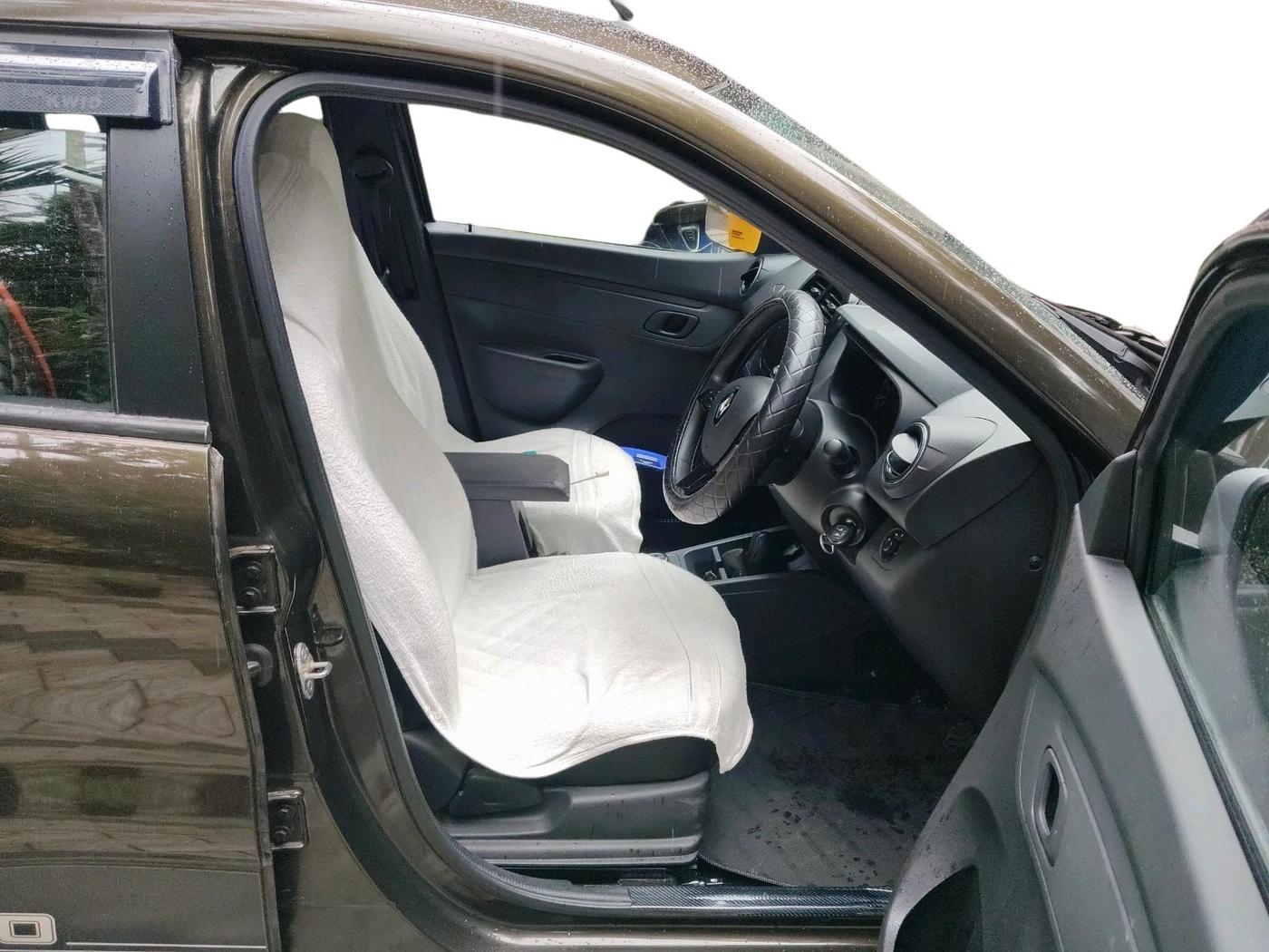 2023 Renault Kwid RXT 1.0 AMT, Petrol, Automatic, 13,774 km, interior