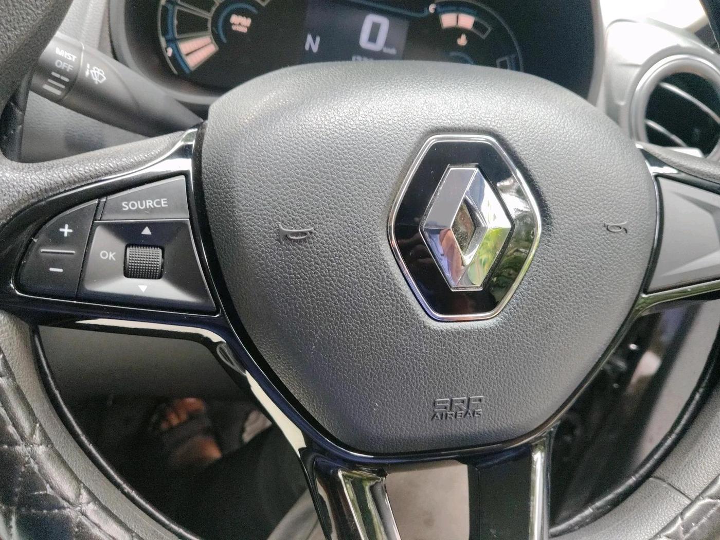 2023 Renault Kwid RXT 1.0 AMT, Petrol, Automatic, 13,774 km, interior