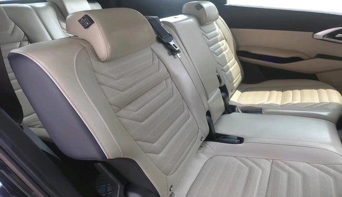 2023 KIA CARENS LUXURY PLUS 1.5 DIESEL 7 STR, Diesel, Manual, 11,117 km, interior