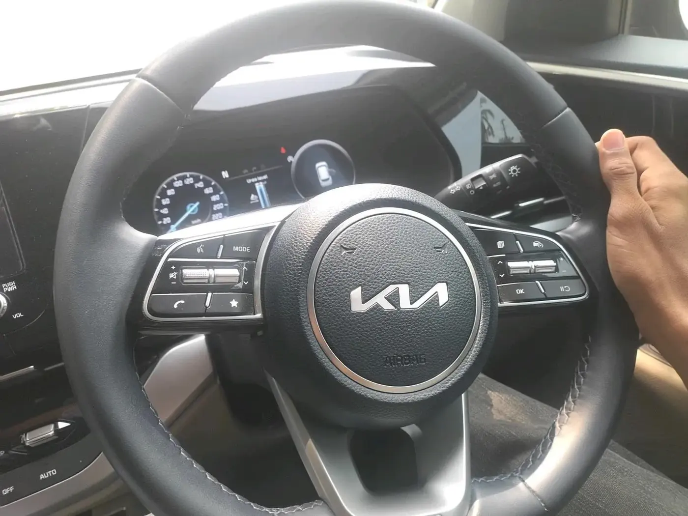 2023 KIA CARENS LUXURY PLUS 1.5 DIESEL 7 STR, Diesel, Manual, 11,117 km, interior