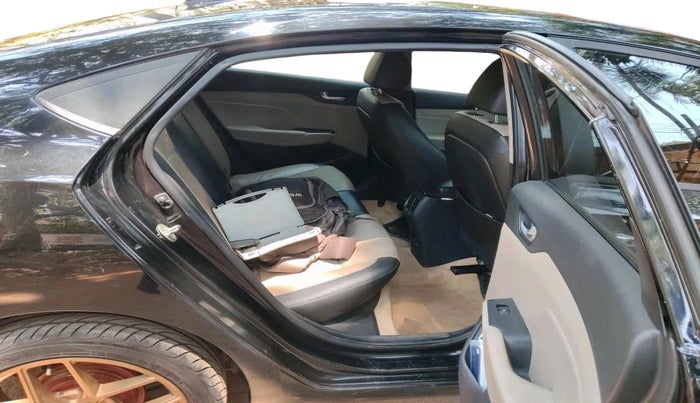 2018 Hyundai Verna 1.6 SX (O) CRDI MT, Diesel, Manual, 1,36,622 km, interior