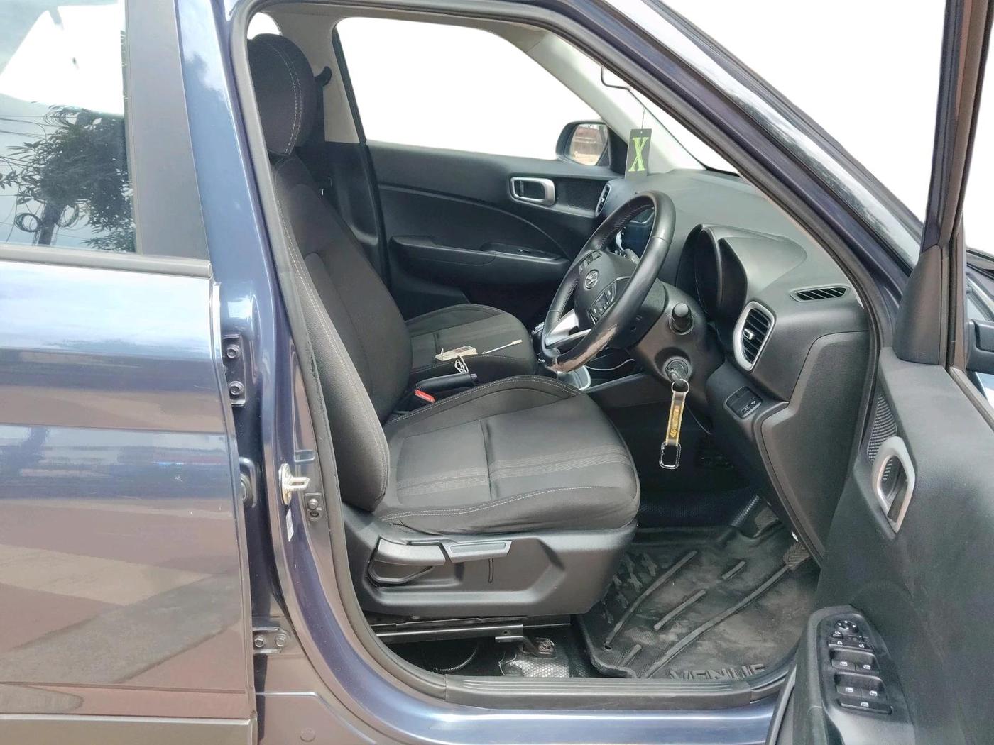 2019 Hyundai VENUE SX 1.0 TURBO, Petrol, Manual, 85,032 km, interior