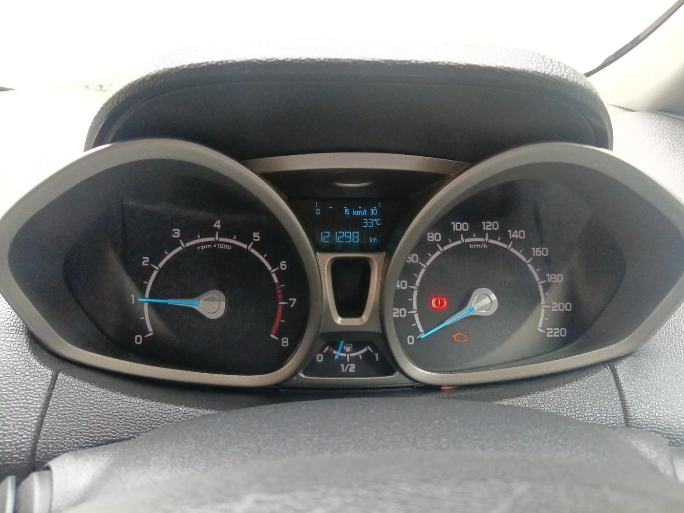2014 Ford Ecosport TITANIUM 1.0L ECOBOOST, Petrol, Manual, 1,21,298 km, interior