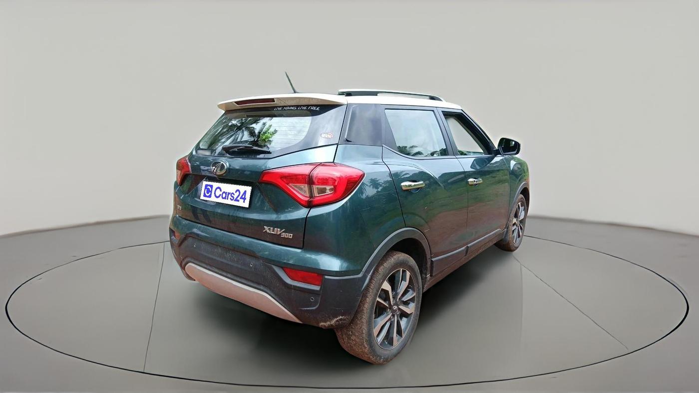 2019 Mahindra XUV300 W8 (O) 1.5 DIESEL, Diesel, Manual, 99,147 km, exterior